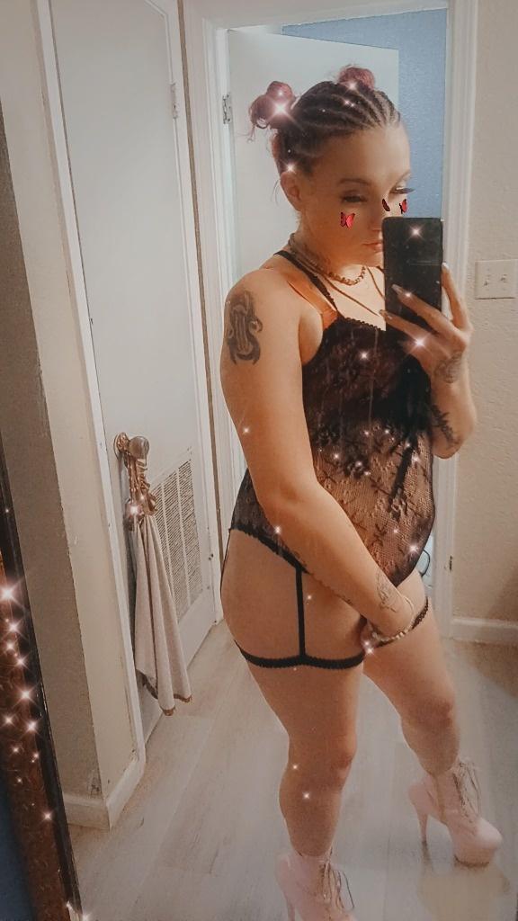 escort photo 0